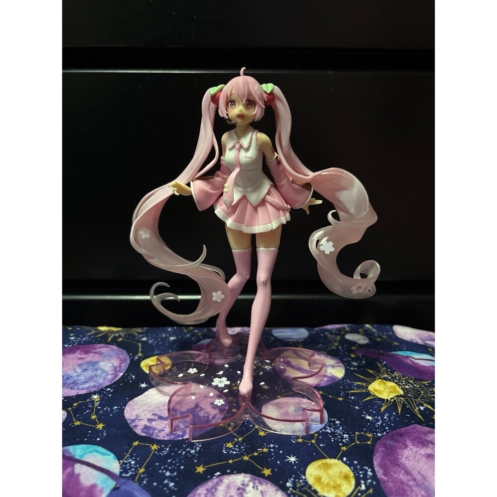 Taito Sakura Miku 2019 Anime Figure
